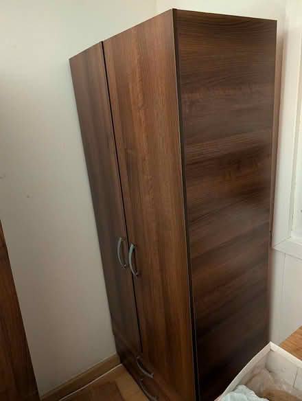 Photo of free Wardrobe with drawers (De Beauvoir N1) #3