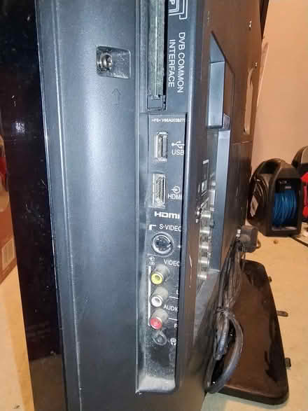 Photo of free HDTV 32" Toshiba Regza (Newfoundpool LE3) #4