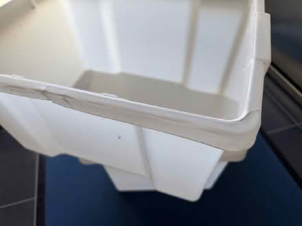 Photo of free 5 plastic storage pots (Welling DA16) #4