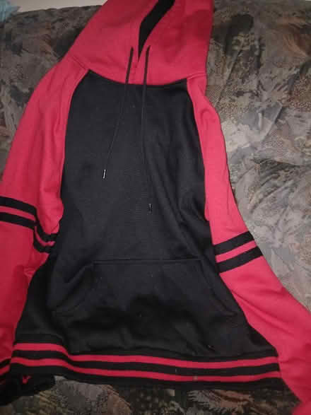 Photo of free Size L men's hoody (Chattenden) #1