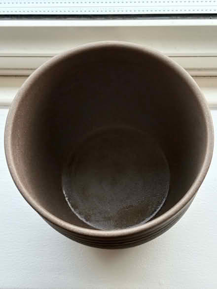 Photo of free Ceramic plant pot #4 (W7) #2