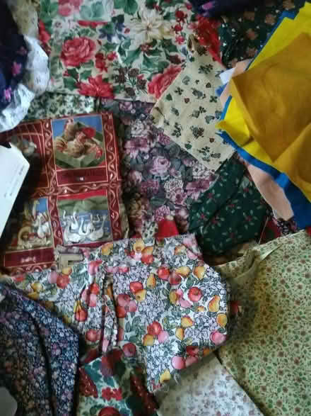 Photo of free Vintage scrap fabric for crafts, patchwork, etc (Millhouses S7) #2