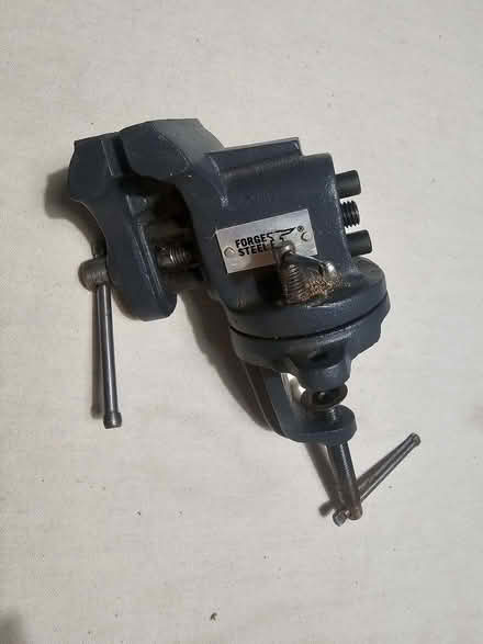Photo of free Table top vice (Heaton Chapel SK4) #1