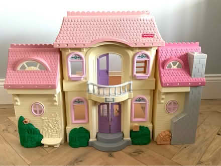 Photo of free FP Loving Family Dollhouse (North Shields Fish Quay NE29) #2