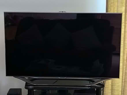 Photo of free 46" Samsung LCD TV (Walton-on-Thames KT12) #1