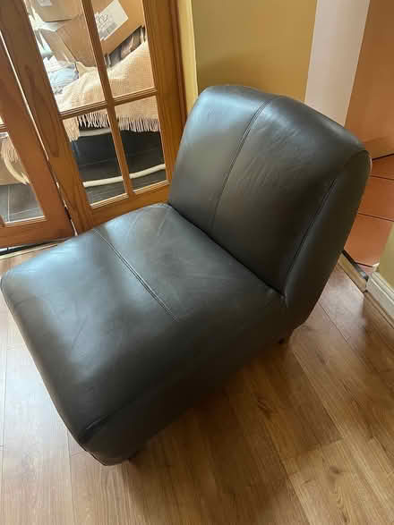 Photo of free Leather chair (Morden SM4) #3
