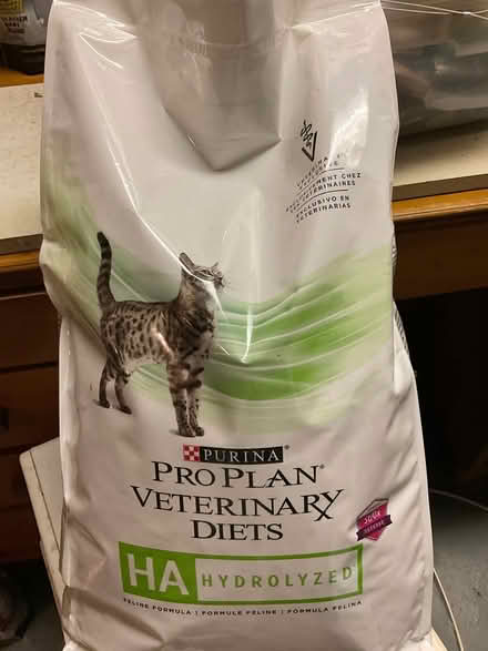 Photo of free Purina Proplan Cat Food Hydrolized (Rockville, near Falls Rd.) #1