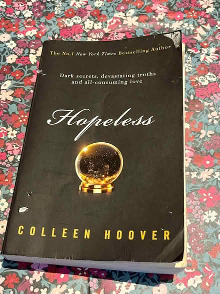 Photo of free BOOK Colleen Hoover ‘Hopeless’ (AL1) #1