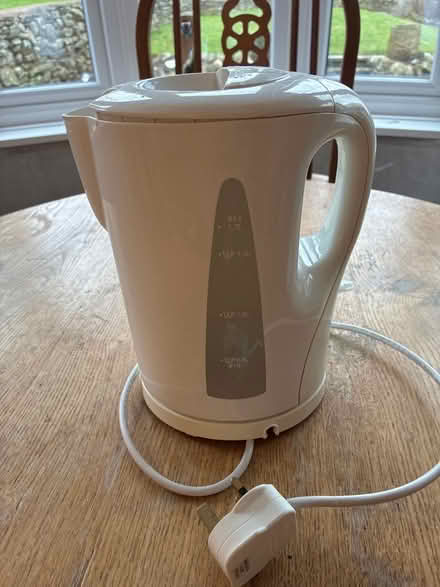 Photo of free White cordless kettle (PR4 2FH) #1