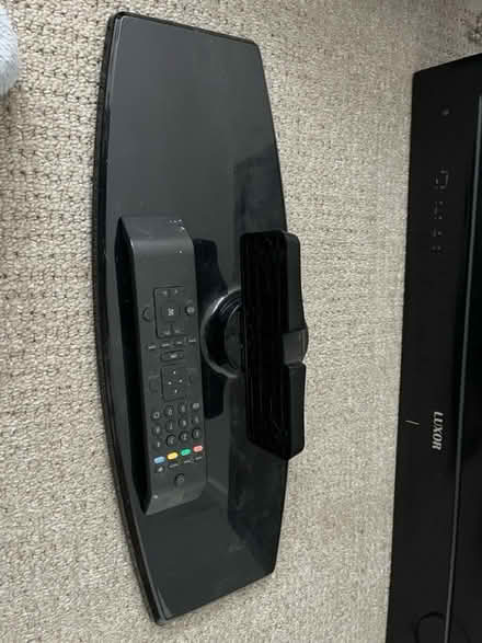 Photo of free 32” Flat screen TV (TN10 Tonbridge/Hildenborough) #1