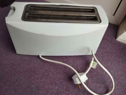 Photo of free Bread toaster (Shepperton TW17) #1