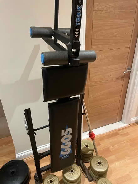 Photo of free Weight bench and weights (Top Amersham HP6) #1