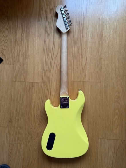Photo of free Electric guitar (Maylands HP2) #4