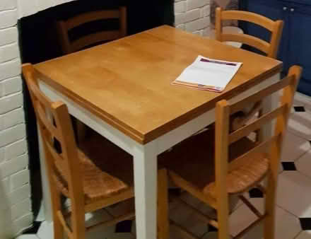 Photo of Extendable square dining table for 4 -6 people (St Albans AL4) #1