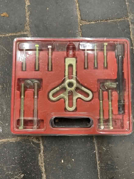 Photo of free Bearing / flywheel puller (Haldens AL6) #1