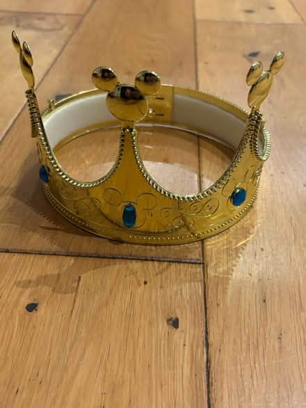 Photo of free Disney crown (Sw20 Raynes Park) #1