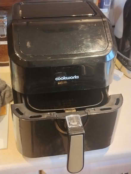 Photo of free Air Fryer (Chesterfield S40) #1