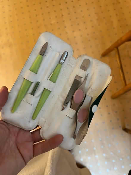 Photo of free Small scissors, nail files and manicure set (Moseley B13) #3