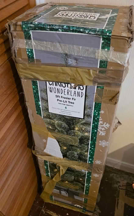 Photo of free Christmas Tree (Clevedon BS21 6HS) #1