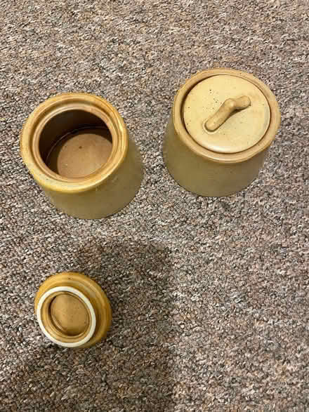 Photo of free 2 small ceramic pots (Camberwell SE5) #1