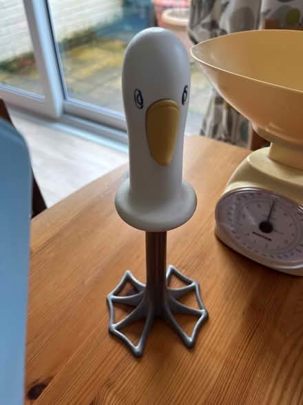 Photo of free salter kitchen scales and a potato masher. (Hoddesdon EN11) #4