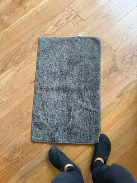 Photo of free Bath Matt John lewis (Kilburn) #1