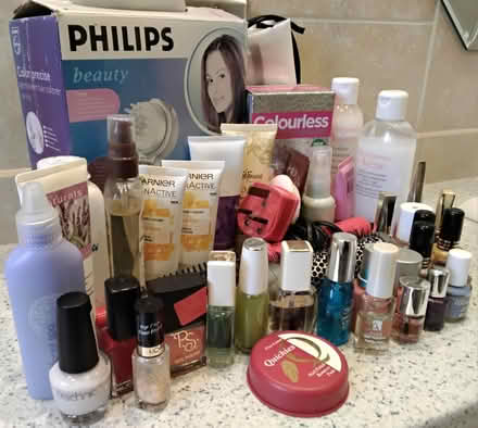 Photo of free Cosmetic/Hair Accessories (DA1) #3