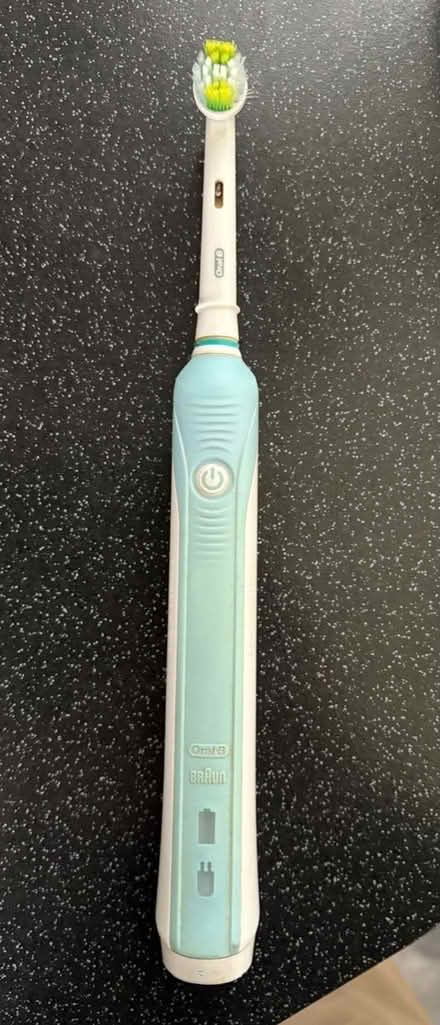 Photo of free OralB Electric toothbrush & charger (Haddington EH41) #1