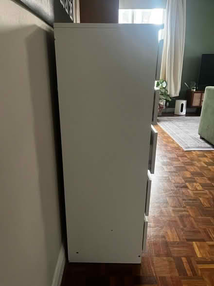 Photo of free White chest of drawers (Barnes SW15) #2