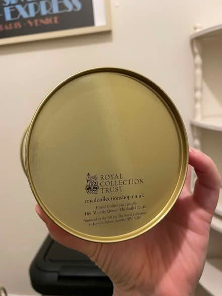 Photo of free Buckingham Palace tea caddy (Camberwell SE5) #2