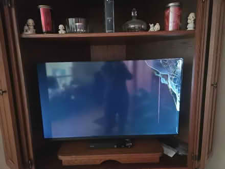 Photo of free 40 inch TV (cracked screen) (Off S. Tyler Road, St Charles) #1