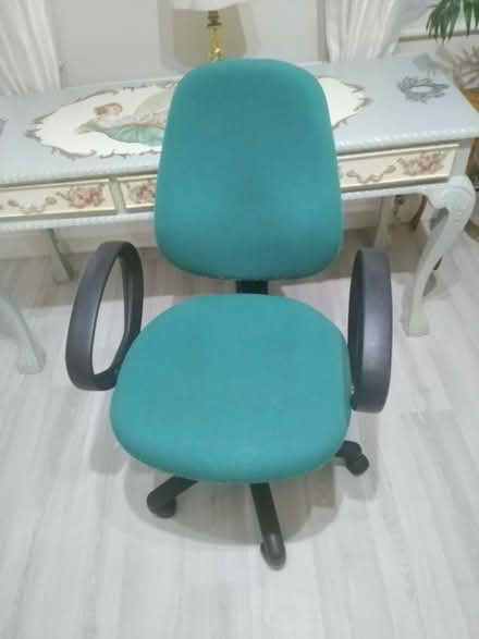 Photo of free Green office chair (Southville BS3) #1