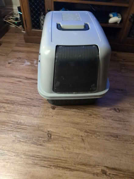 Photo of free 2 x cat trays (FY4) #2