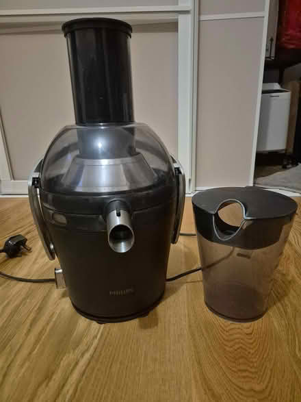 Photo of free Phillips juicer machine & jug (Sw155au, Barnes) #2