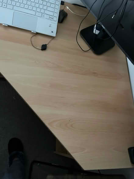 Photo of free Corner desk (TN10 Tonbridge/Hildenborough) #2