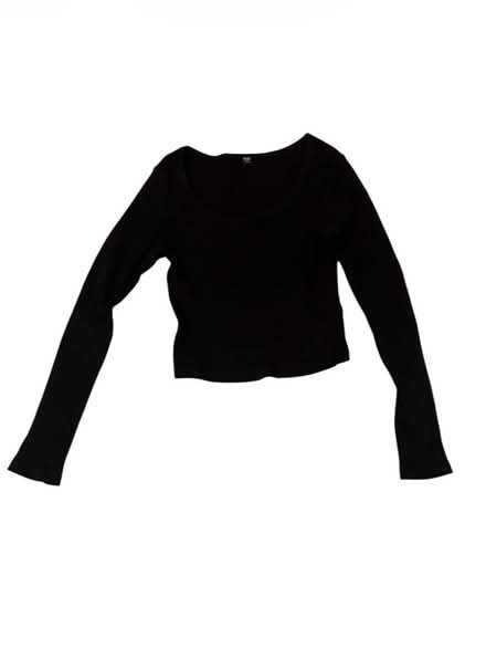 Photo of free Uniqlo Woman’s Top (Brooklyn Storage) #1