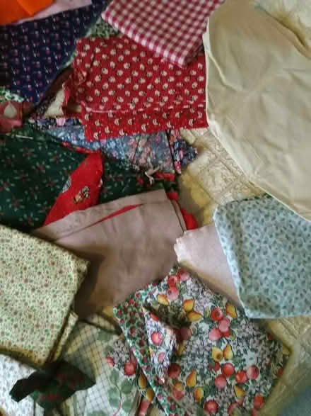 Photo of free Vintage scrap fabric for crafts, patchwork, etc (Millhouses S7) #3