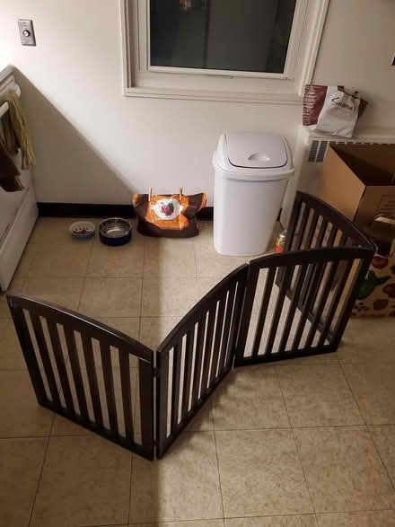 Photo of free movable gate (Vassar College campus) #1