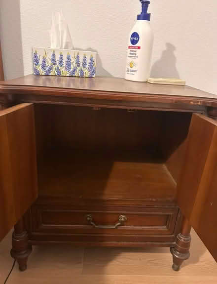 Photo of free Antique bedroom set FULL size (temple Tx 76502) #4