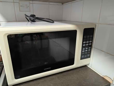 Photo of free Kenwood 900W digital microwave (Nuneaton CV11) #1