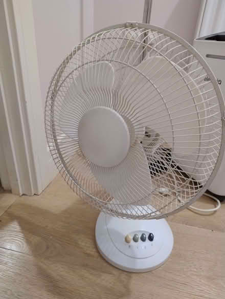 Photo of free Desk fan. White (Strood ME2) #1