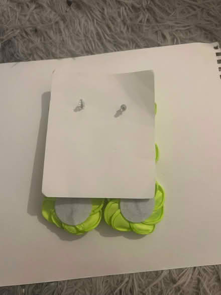 Photo of free Flowers earrings (Harold Wood RM3) #2