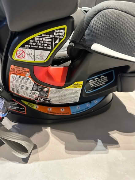 Photo of free Child Graco 4-1 car seat (SW11) #4