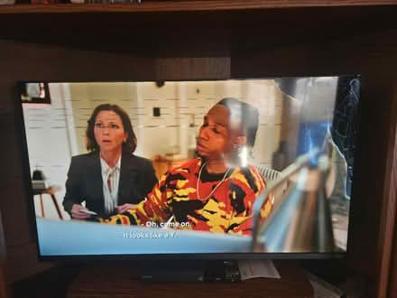 Photo of free 40 inch TV (cracked screen) (Off S. Tyler Road, St Charles) #2