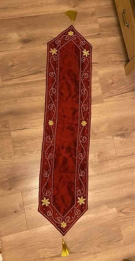 Photo of free Red and gold table runner (Pennsylvania EX4) #1