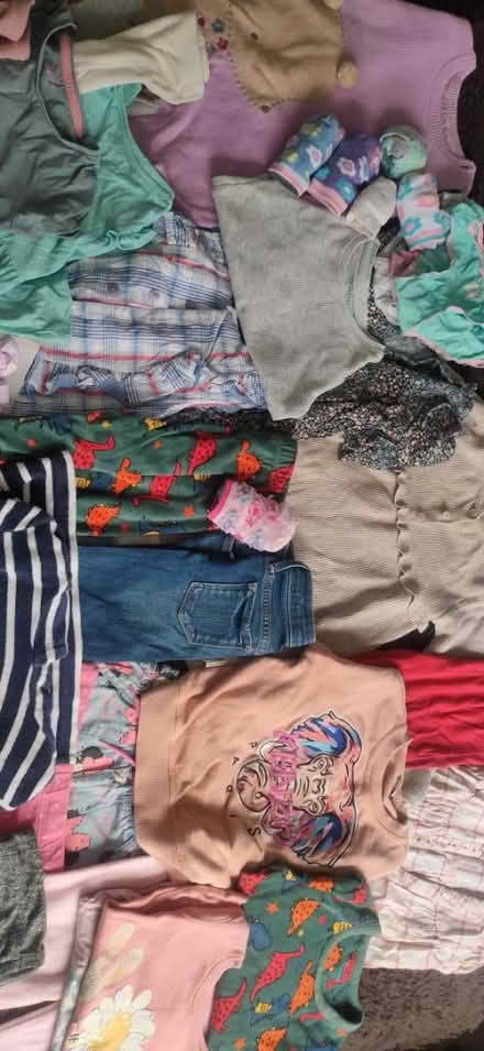 Photo of free Girl's clothes (2-3y.o.) (Beckenham hill) #1