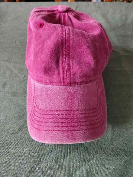Photo of free Women's baseball cap (Benslow SG5) #1