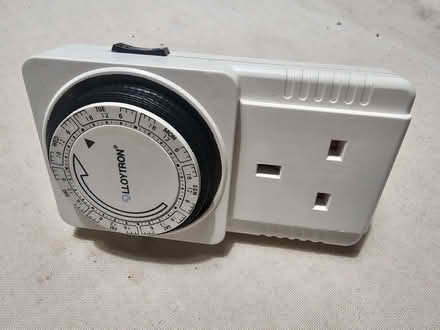 Photo of free Manual timer socket (Heaton Chapel SK4) #1