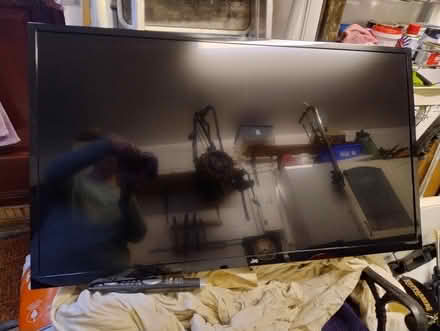 Photo of free 39" tv (Mundesley) #1