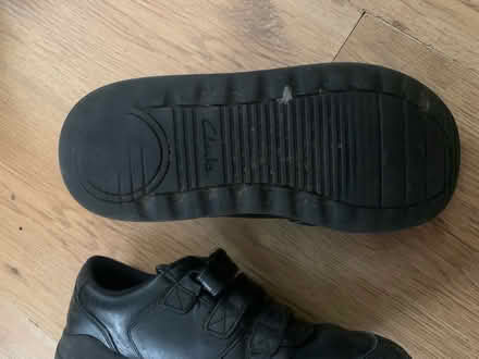 Photo of free School shoes 5 1/2 (GU12) #2